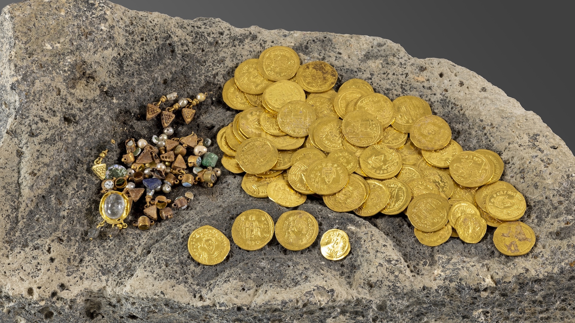 1 600 year old Coin Hoard Found In Complex Tunnel System Under Galilee Dates To Last Jewish Rebellion Against Romans Live Science