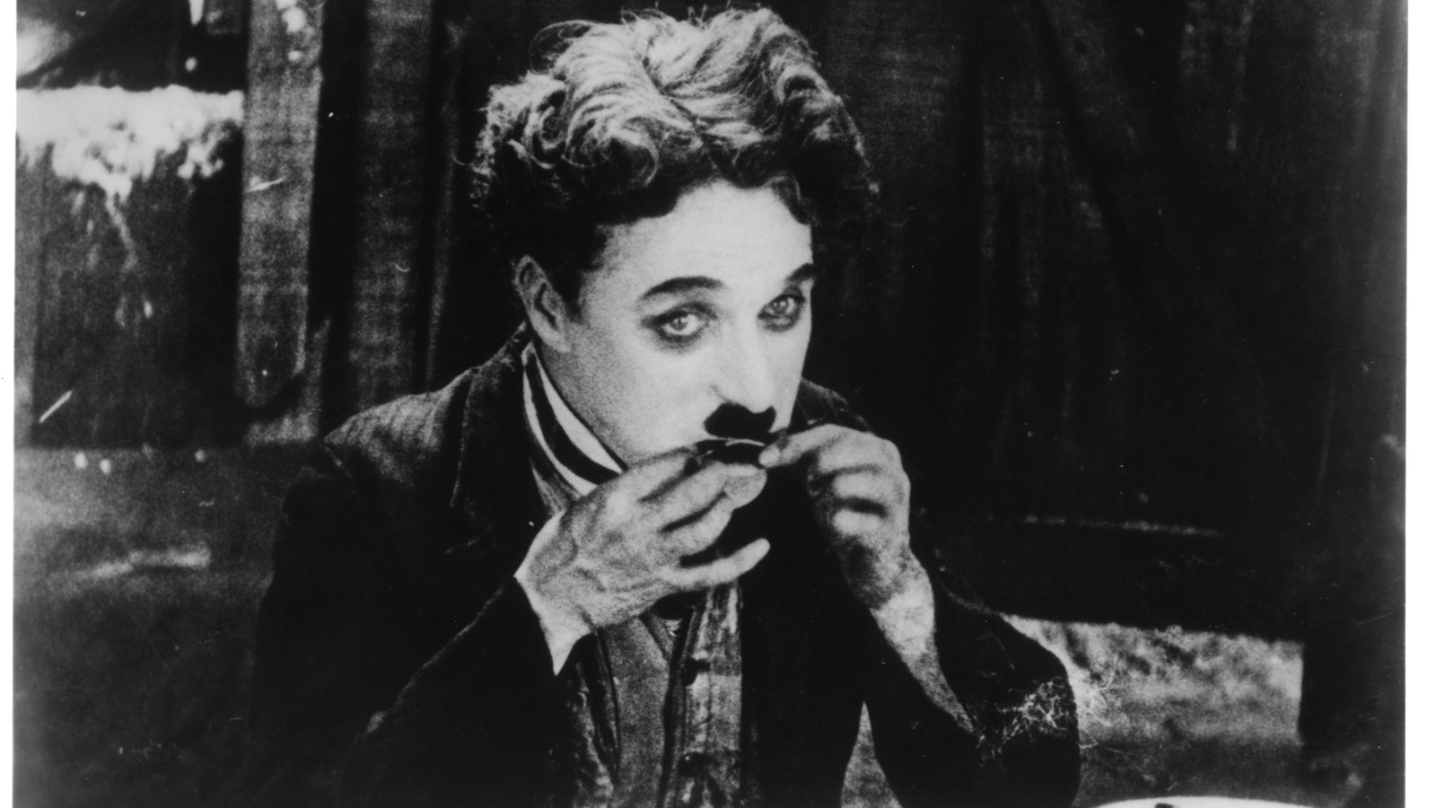 A Park A Policeman And A Pretty Girl The New York Times