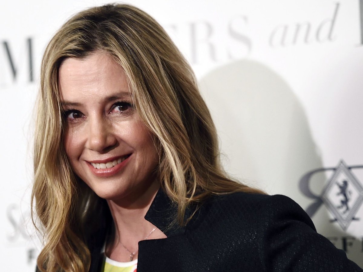 Actress Mira Sorvino Apologizes For Working With Woody Allen Mashable