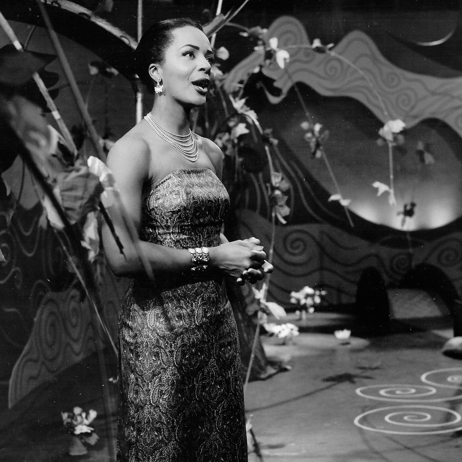 Eleanor Collins Canada s First Lady Of Jazz Dies At 104 The New York Times