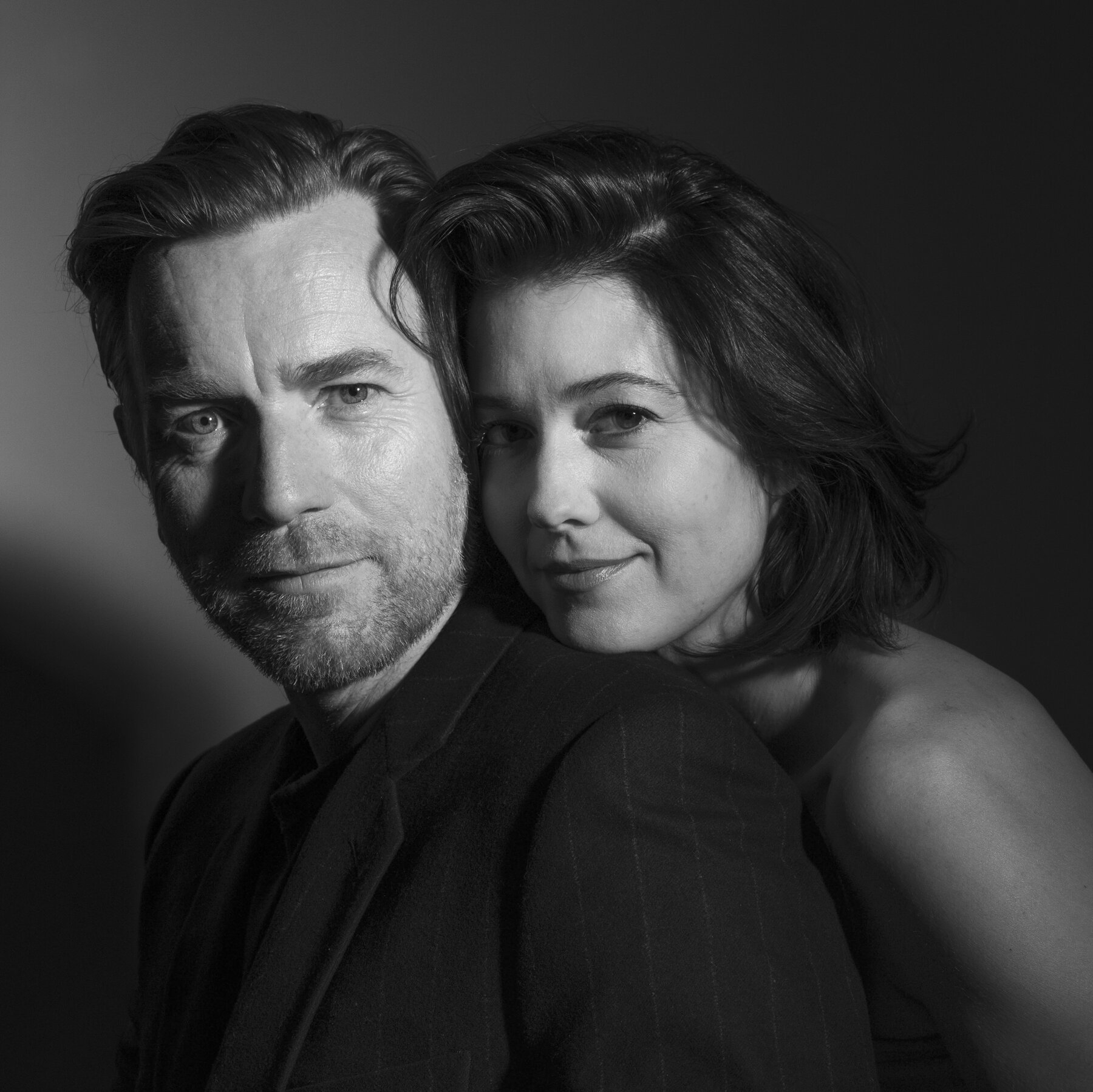 Ewan McGregor And Mary Elizabeth Winstead Check In To A Gentleman In Moscow The New York Times Ewan McGregor And Mary Elizabeth Winstead Check In To A Gentleman In Moscow The New York Times