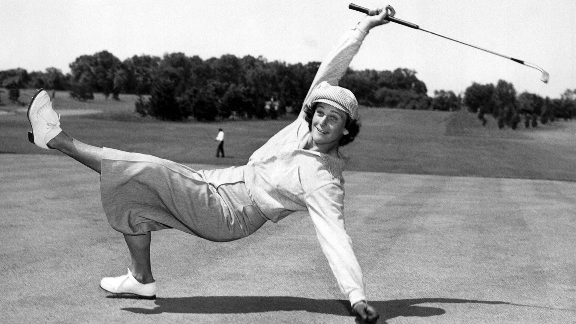 Gertrude Ederle Becomes First Woman To Swim English Channel August 6 1926 HISTORY