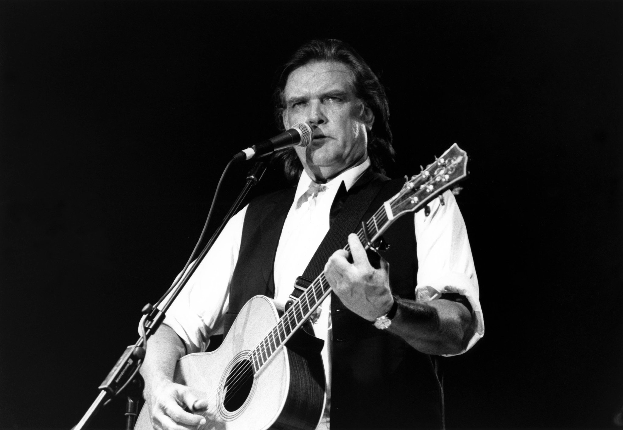 Guy Clark A King Of The Texas Troubadours Is Dead At 74 The New York Times