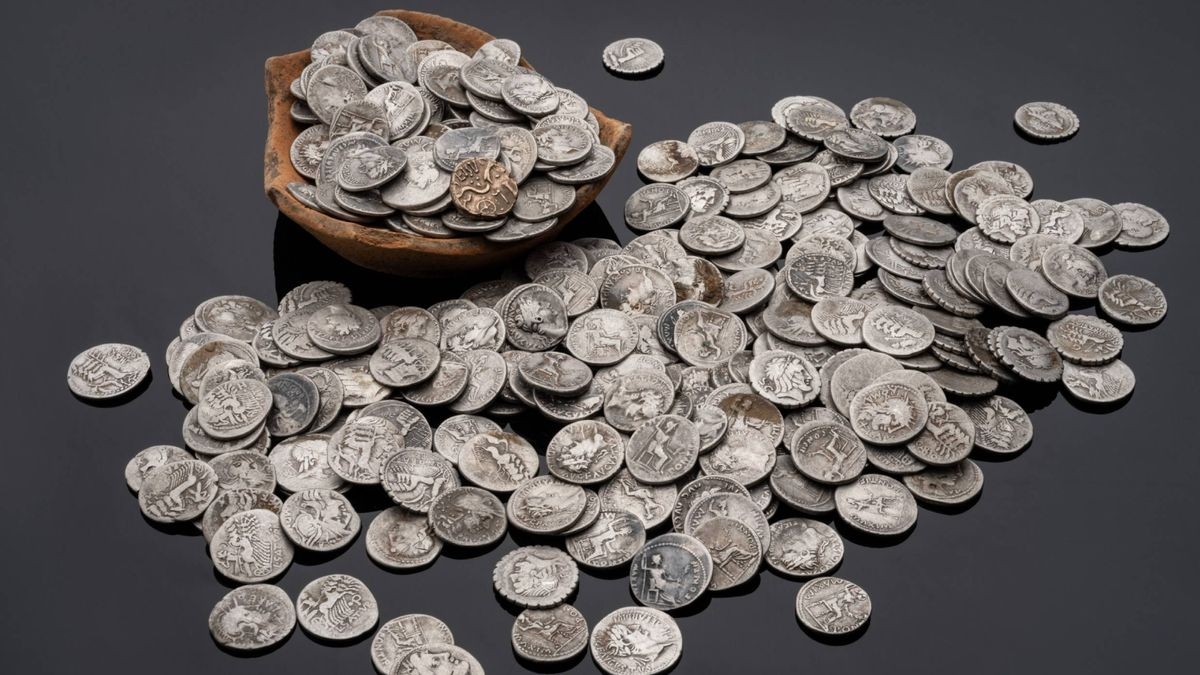 More Than 1 300 Coins Buried During Roman Emperor Nero s Reign Found In England Live Science