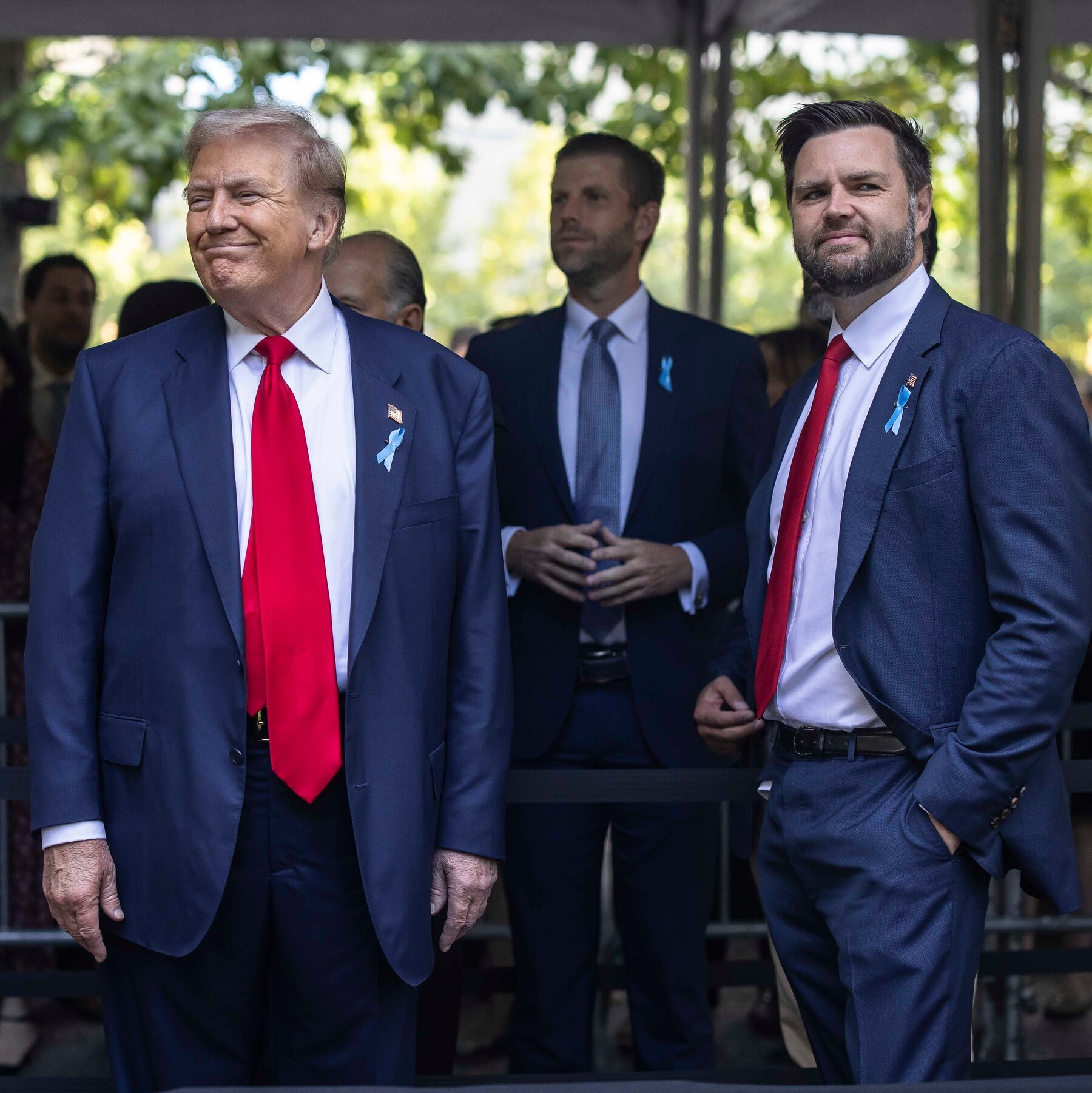 Trump Uses Thumbs Up Video From Sept 11 Event For A Snapchat Ad The New York Times