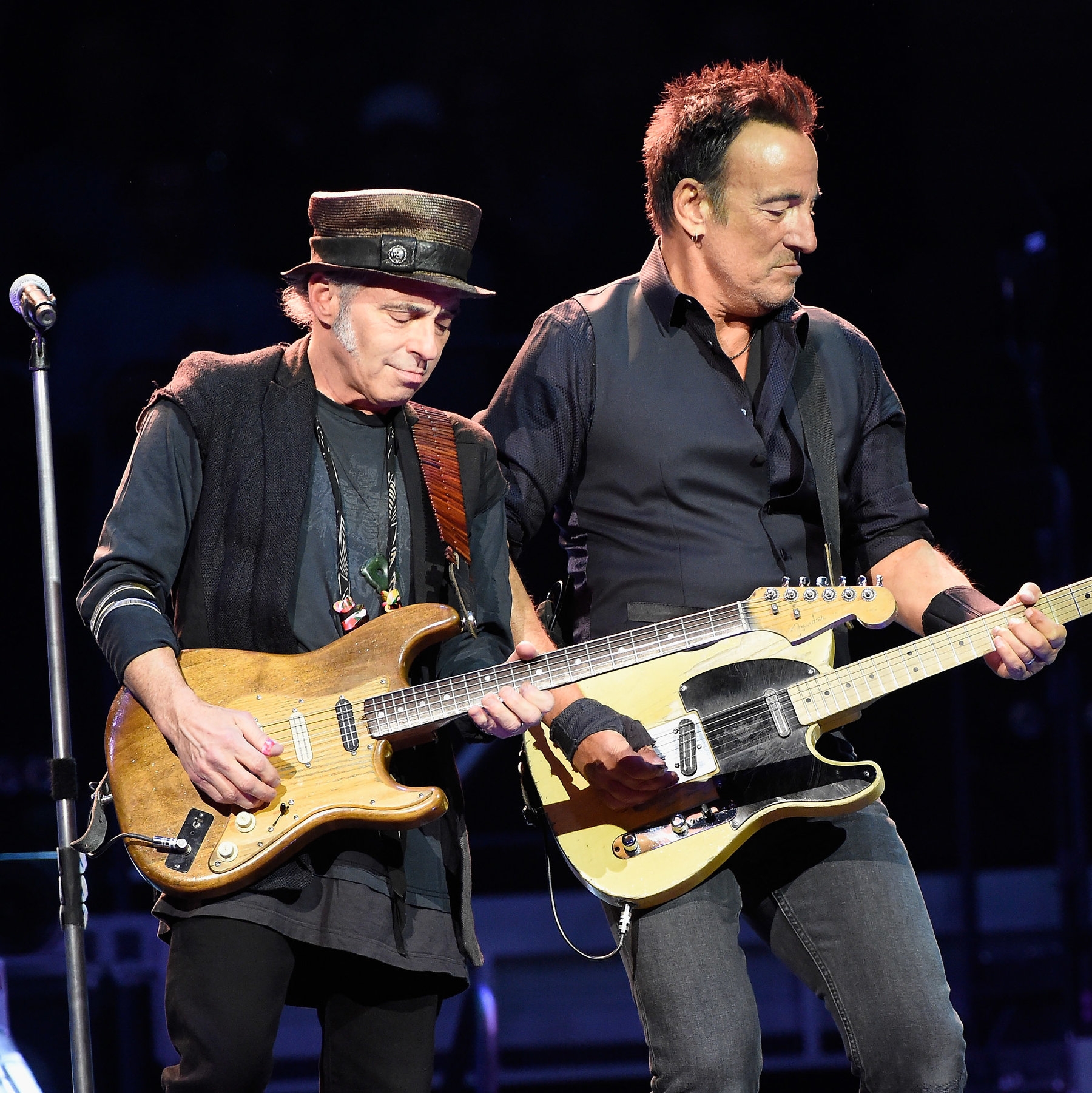 Why Nils Lofgren Bruce Springsteen s Guitarist Took On Nursing Homes The New York Times